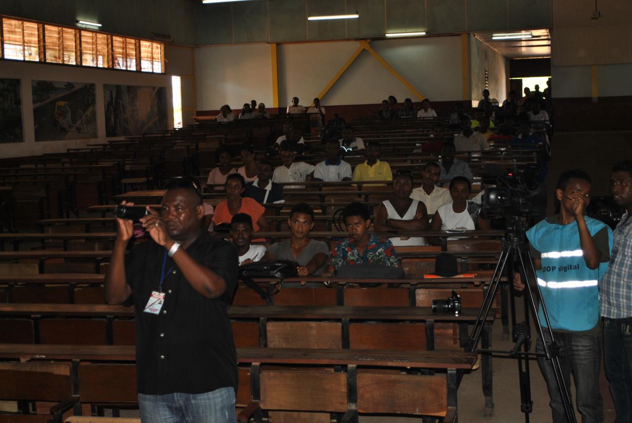 Discours à l'université de Majunga